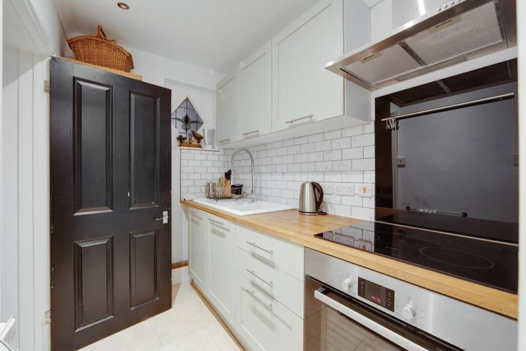 Princes Villa - Large Fully Self Contained Flat, 5 Minutes From The Sea 哈斯丁 外观 照片